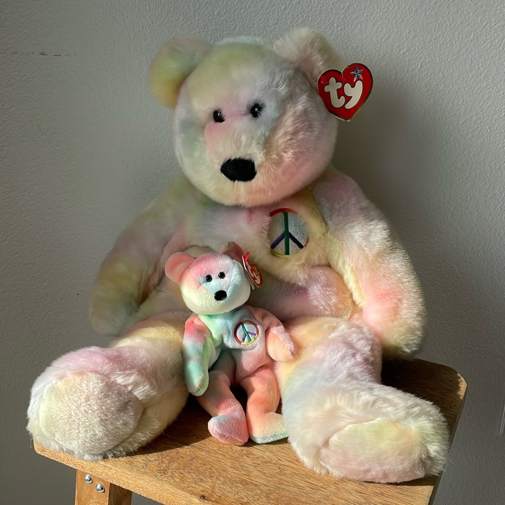 Large and regular beanie babies and beanie buddy peace bear set